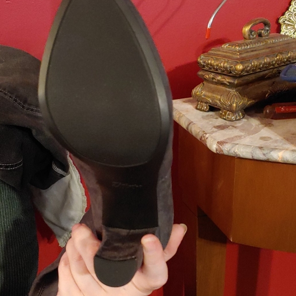 Boots - Picture 4 of 4